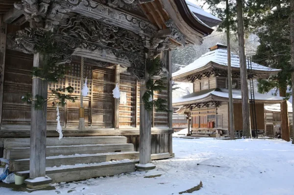 Khám Phá Nozawaonsen: Ngôi Làng Cổ Kính Với Suối Nước Nóng Và Tuyết Trắng Khám Phá Nozawaonsen: Ngôi Làng Cổ Kính Với Suối Nước Nóng Và Tuyết Trắng