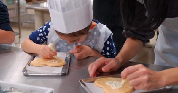 Tham gia lớp học làm bánh ở Sapporo