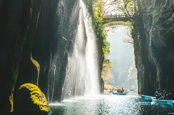 Takachiho Gorge: Chèo thuyền kayak giữa hẻm núi thiêng