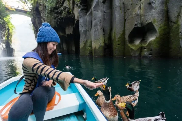Takachiho Gorge: Chèo thuyền kayak giữa hẻm núi thiêng