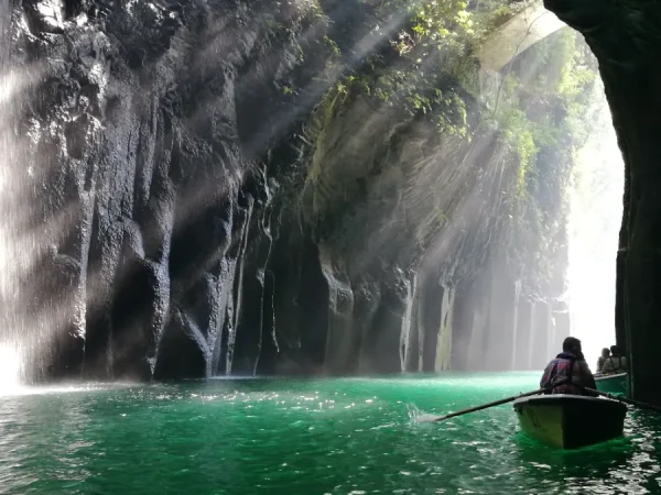 Takachiho Gorge: Chèo thuyền kayak giữa hẻm núi thiêng
