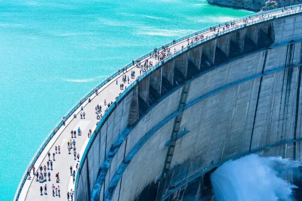 Tateyama Kurobe Alpine: Chạm tay vào những bức tường tuyết khổng lồ Tateyama Kurobe Alpine: Chạm tay vào những bức tường tuyết khổng lồ