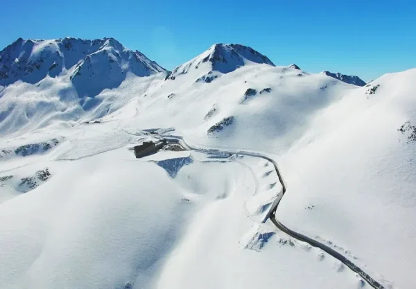 Tateyama Kurobe Alpine: Chạm tay vào những bức tường tuyết khổng lồ Tateyama Kurobe Alpine: Chạm tay vào những bức tường tuyết khổng lồ