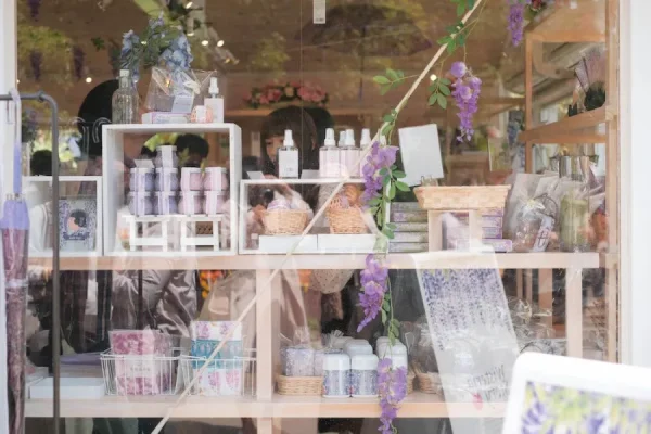 Ashikaga Wisteria Festival: Bản Giao Hưởng Sắc Tím Của Mùa Xuân Nhật Bản