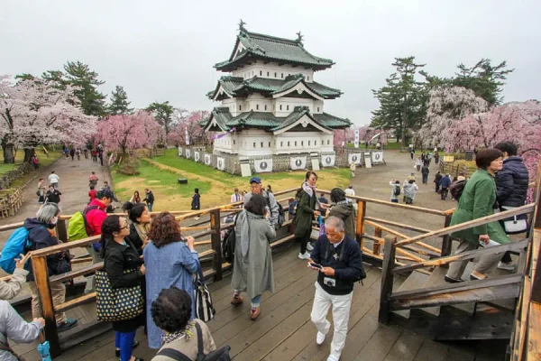 Hirosaki Park: Bản giao hưởng giữa lịch sử, thiên nhiên và văn hóa
