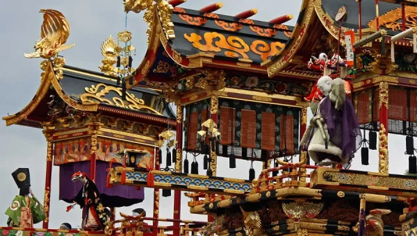 Takayama Matsuri: Tận hưởng trọn vẹn mùa xuân ở Nhật Bản