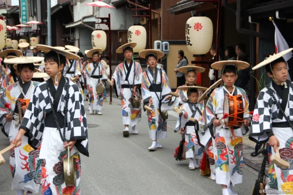 Takayama Matsuri: Tận hưởng trọn vẹn mùa xuân ở Nhật Bản