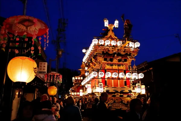 Takayama Matsuri: Tận hưởng trọn vẹn mùa xuân ở Nhật Bản