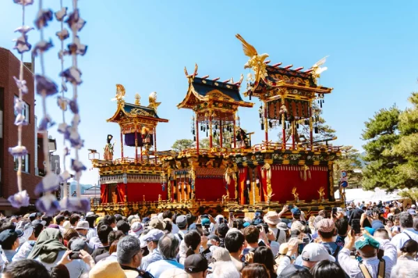 Takayama Matsuri: Tận hưởng trọn vẹn mùa xuân ở Nhật Bản
