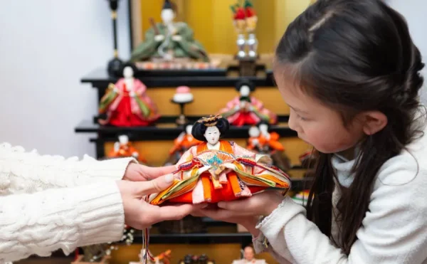 Búp Bê Hina: Tinh Hoa Văn Hóa Nhật Bản Trong Lễ Hội Cầu An Cho Bé Gái Búp Bê Hina: Tinh Hoa Văn Hóa Nhật Bản Trong Lễ Hội Cầu An Cho Bé Gái