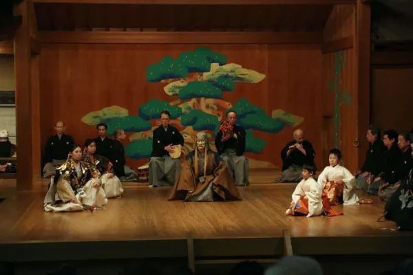 Kịch Noh Nhật Bản: Nghệ thuật sân khấu cổ điển đầy mê hoặc