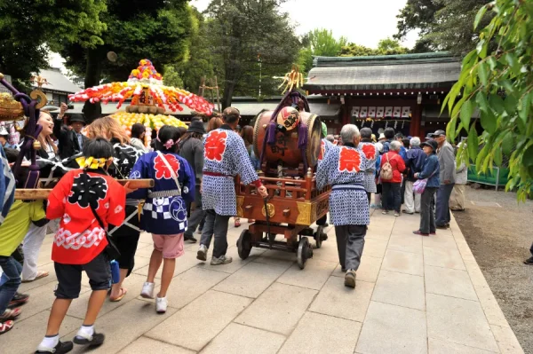 Inuyama Matsuri: Tận Hưởng Sắc Màu Lễ Hội Giữa Lòng Phố Cổ