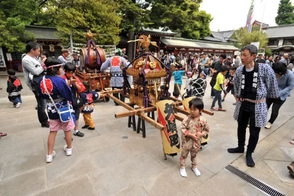 Inuyama Matsuri: Tận Hưởng Sắc Màu Lễ Hội Giữa Lòng Phố Cổ