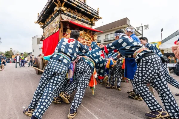 Inuyama Matsuri: Tận Hưởng Sắc Màu Lễ Hội Giữa Lòng Phố Cổ