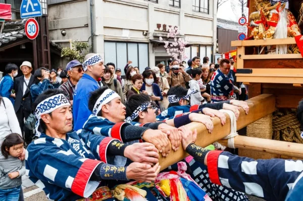 Inuyama Matsuri: Tận Hưởng Sắc Màu Lễ Hội Giữa Lòng Phố Cổ