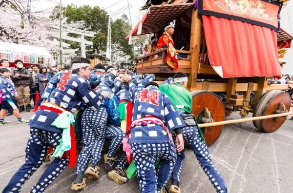 Inuyama Matsuri: Tận Hưởng Sắc Màu Lễ Hội Giữa Lòng Phố Cổ
