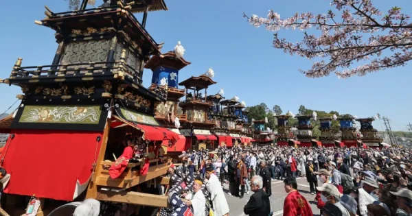 Inuyama Matsuri: Tận Hưởng Sắc Màu Lễ Hội Giữa Lòng Phố Cổ
