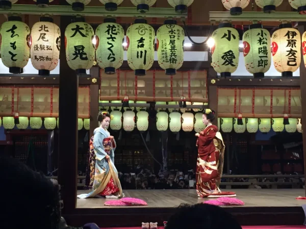 Lễ Hội Ánh Sáng Higashiyama Hanatouro: Khúc Ca Huyền Ảo Giữa Đêm Kyoto Cổ Kính Lễ Hội Ánh Sáng Higashiyama Hanatouro