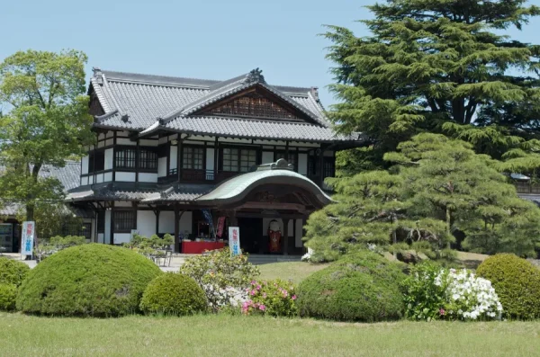 Vườn Ritsurin: Viên Ngọc Tuyệt Mỹ Tại Shikoku Nhật Bản