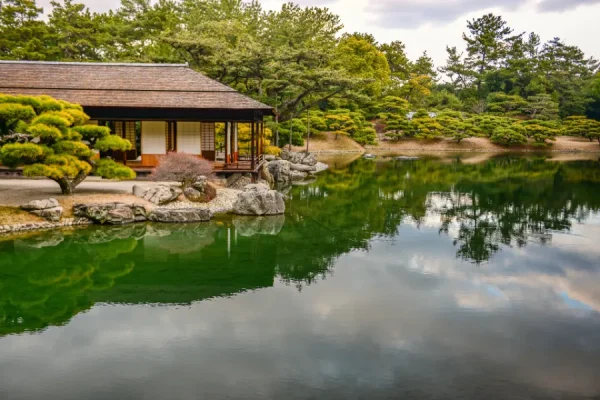 Vườn Ritsurin: Viên Ngọc Tuyệt Mỹ Tại Shikoku Nhật Bản