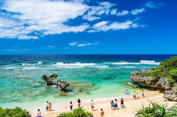 Trải nghiệm mùa hè rực rỡ tại Kouri Island