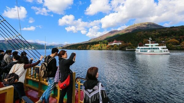 Ashinoko Lake - Hành trình khám phá mùa thu trọn vẹn tại Nhật Bản
