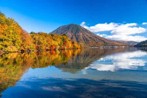 Chuzenji Lake - Vẻ đẹp của hồ Chuzenji vào mùa thu Nhật Bản