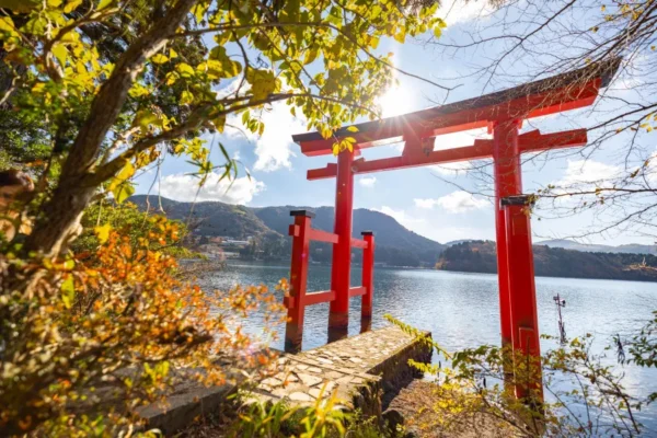 Ashinoko Lake - Hành trình khám phá mùa thu trọn vẹn tại Nhật Bản