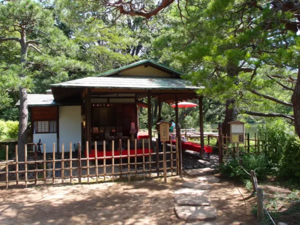 Rikugien Garden vào mùa thu