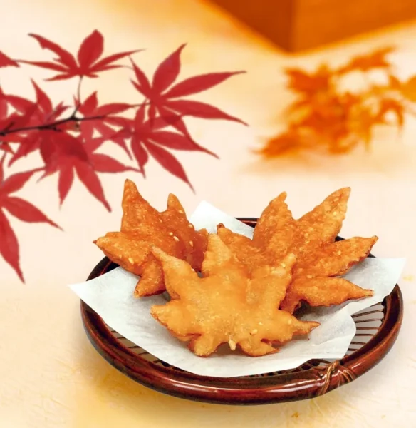 Momiji Tempura: Bí Mật Ngàn Năm Của Lá Phong Chiên Giòn Minoh