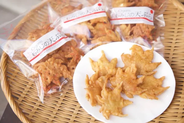 Momiji Tempura: Bí Mật Ngàn Năm Của Lá Phong Chiên Giòn Minoh