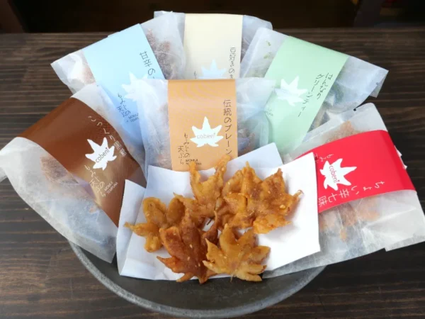 Momiji Tempura: Bí Mật Ngàn Năm Của Lá Phong Chiên Giòn Minoh