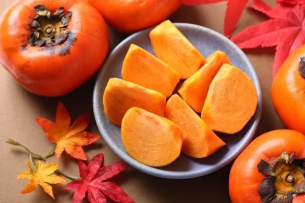 Hồng Giòn Nhật Bản: Giống Fuyu – Tuyệt Phẩm Mùa Thu Giòn Tan và Thanh Ngọt Hồng Giòn Nhật Bản