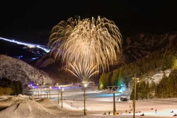 Fuyu Hanabi: Trải Nghiệm "Săn Pháo Hoa" Mùa Đông Huyền Ảo