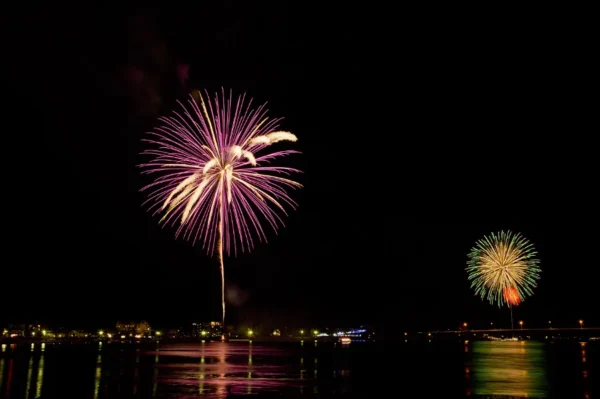 Fuyu Hanabi: Trải Nghiệm "Săn Pháo Hoa" Mùa Đông Huyền Ảo