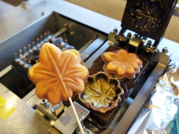 Momiji Manju: Thức Quà Lá Phong Mang Linh Hồn Hiroshima