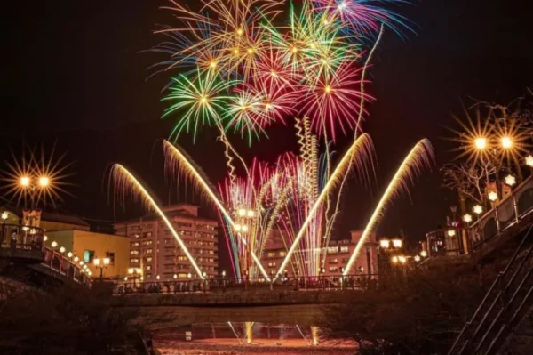 Fuyu Hanabi: Trải Nghiệm "Săn Pháo Hoa" Mùa Đông Huyền Ảo