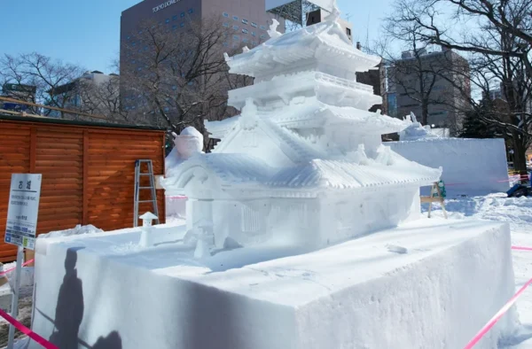 Sounkyo Hyobaku Matsuri: Chinh Phục Pháo Đài Băng Khổng Lồ