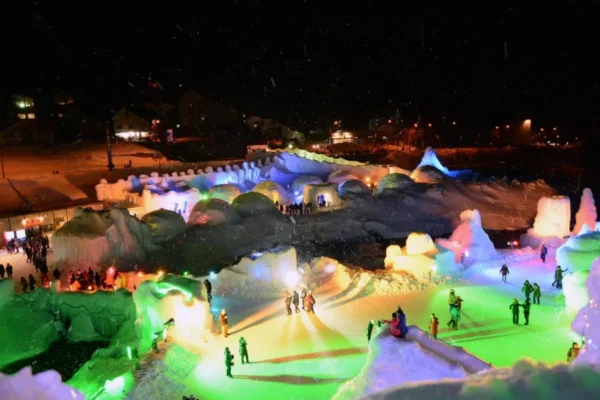 Sounkyo Hyobaku Matsuri: Chinh Phục Pháo Đài Băng Khổng Lồ