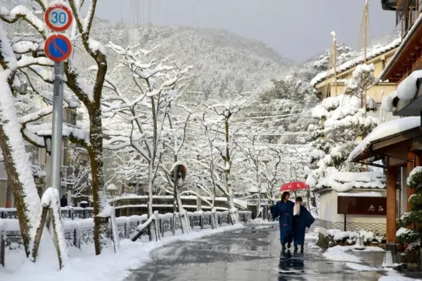 Kinosaki Onsen: Vũ Điệu Yukata Giữa Mùa Tuyết Trắng