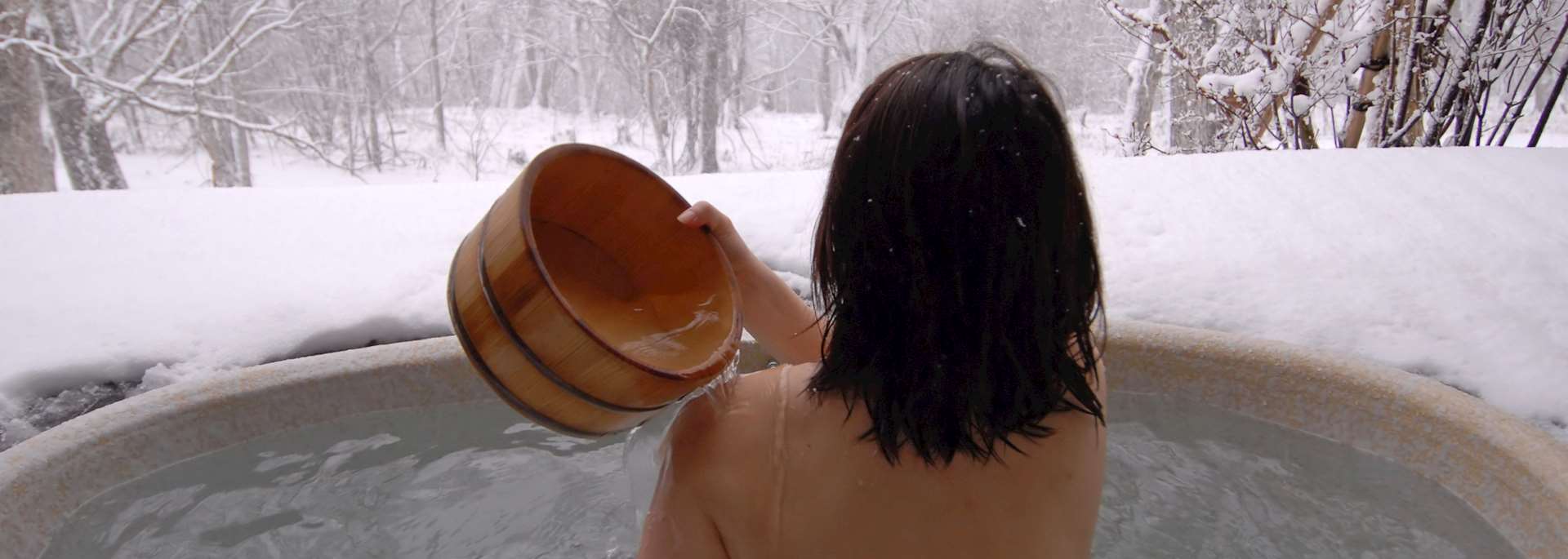 Kinosaki Onsen: Vũ Điệu Yukata Giữa Mùa Tuyết Trắng