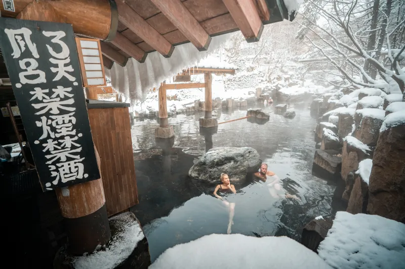 Takaragawa Onsen Mùa Đông: Bản Giao Hưởng Tuyết Trắng Takaragawa Onsen – Gunma