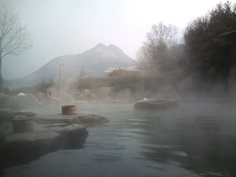 Yufuin Onsen: Bản Tình Ca Mùa Đông Dịu Dàng Giữa Lòng Kyushu Yufuin Onsen: Bản Tình Ca Mùa Đông Dịu Dàng ở Kyushu