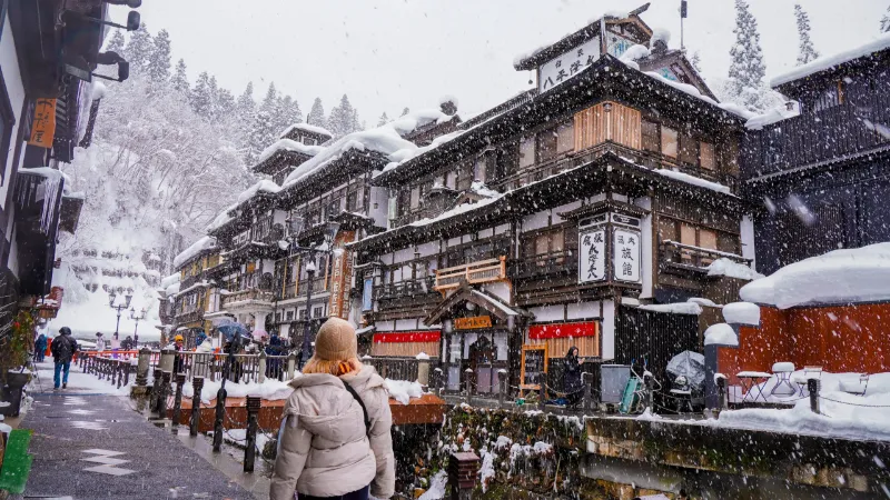 Ginzan Onsen: Hành Trình Lạc Vào Thế Giới Cổ Tích Giữa Đời Thực