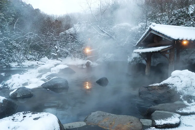 Kurokawa Onsen Mùa Đông: Bản Tình Ca Ánh Sáng Và Hơi Ấm Giữa Lòng Kyushu Kurokawa Onsen Mùa Đông
