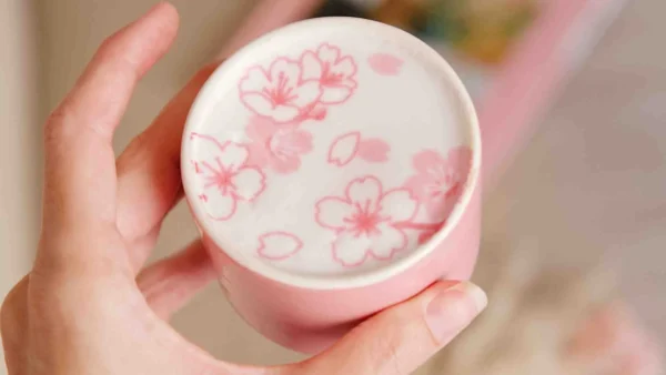 Sakura Latte - Trà sữa hoa anh đào Nhật Bản