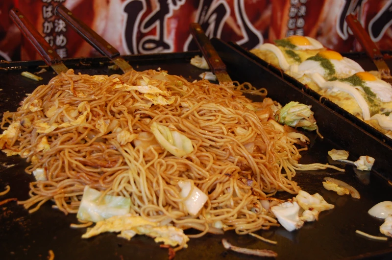 Yakisoba: Món mì xào Nhật Bản