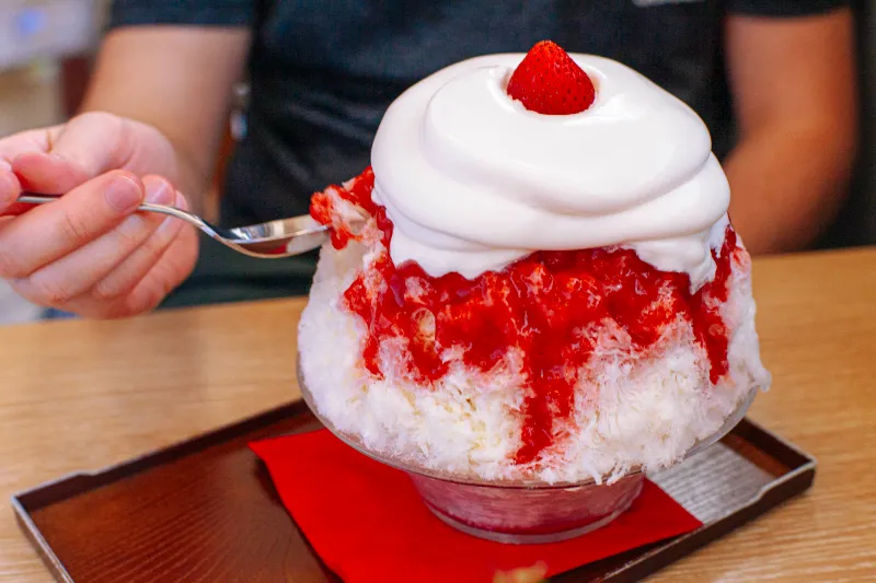 Đá Bào Kakigori: Giọt Tuyết Mịn Giải Nhiệt Mùa Hè Nhật Bản