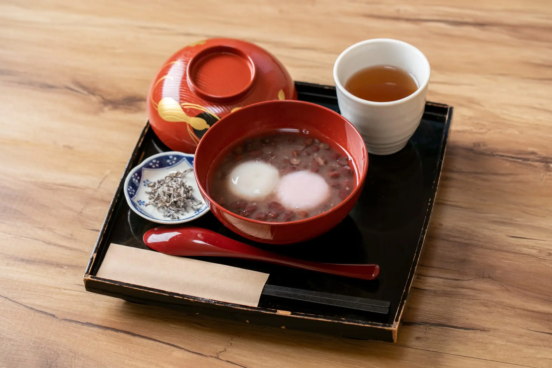 Chè Đậu Đỏ Zenzai: Hương Vị Khởi Đầu Năm Mới tại Nhật Bản Chè Đậu Đỏ Zenzai